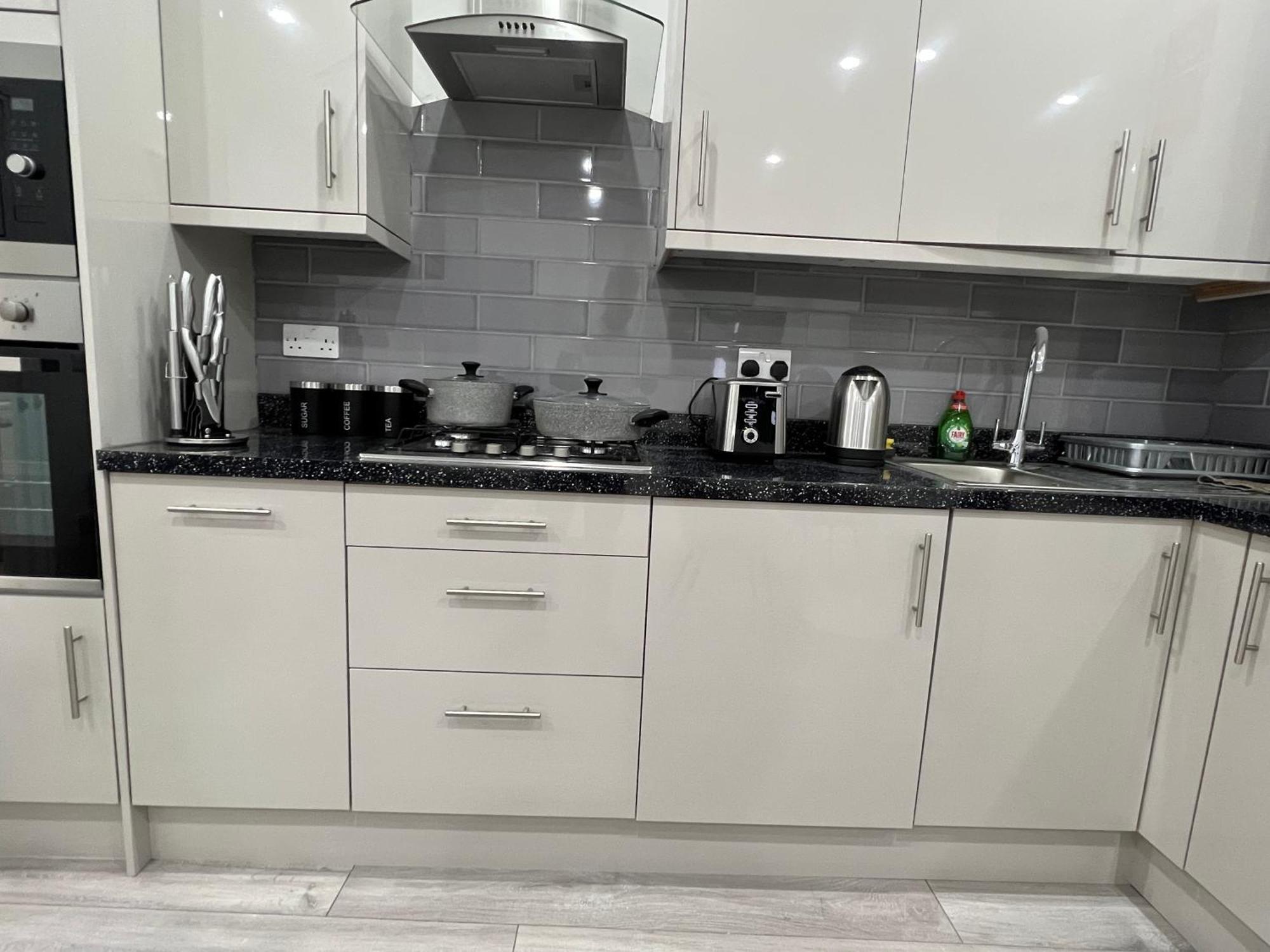 F4 Luxury Stays One Bed Apartment With Parking Ilford Luaran gambar